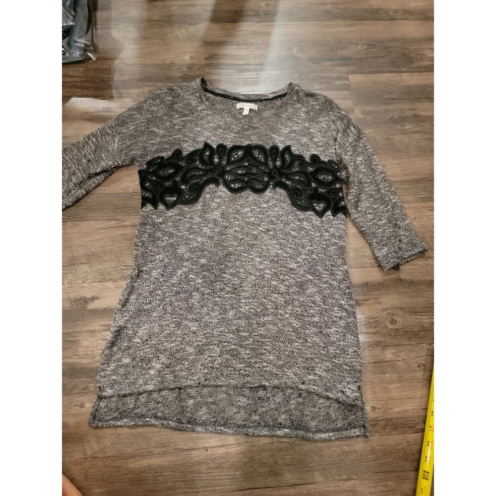 Maurices Gray Marl Knit Tunic Top Black Velvet Scroll Applique XS